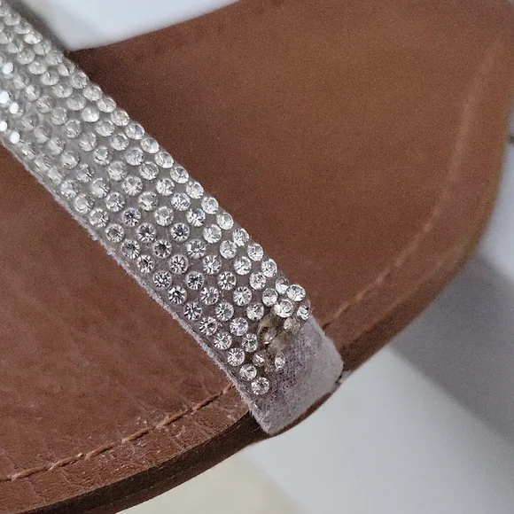 Steve Madden Silver Sparkly Strappy Sandals w Zipper Back - Picture 4 of 5